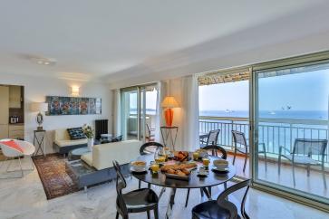 JUAN LES PINS · 4 pièces - Vue Mer - Terrasse - 2 parkings