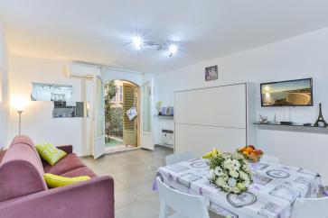 CHATEAU · Studio vieille ville - terrasse - climatisation