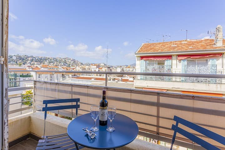 BERLIOZ 1 · Beau 2 pièces - Dernier étage - Centre ville