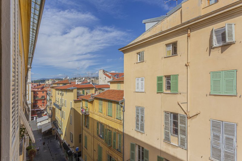 ROSSETTI- Place Rossetti - Vue sur les collines du château de Nice