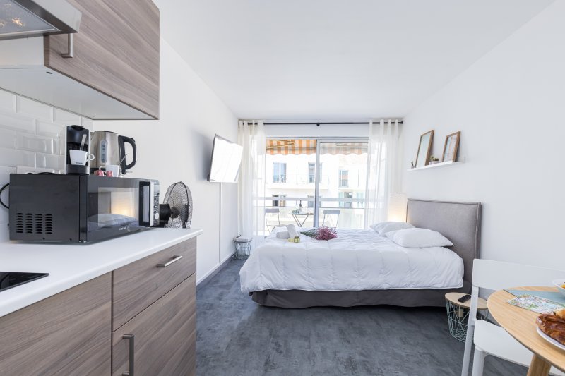 GROSSO 4 - Studio with Balcony - Near the Sea